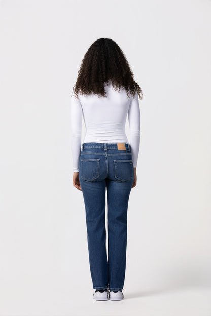 Wilona Relaxed Straight: Sadira